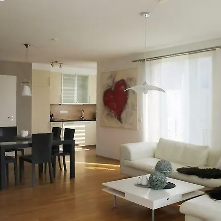 River Apartman